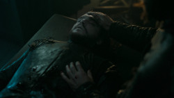 extant_GameOfThrones_6x01-TheRedWoman_0302