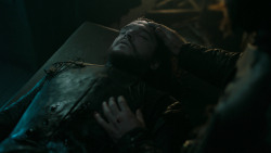 extant_GameOfThrones_6x01-TheRedWoman_0303