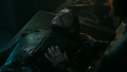 extant_GameOfThrones_6x01-TheRedWoman_0306