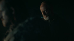 extant_GameOfThrones_6x01-TheRedWoman_0324