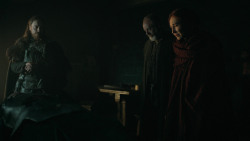 extant_GameOfThrones_6x01-TheRedWoman_0416