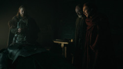 extant_GameOfThrones_6x01-TheRedWoman_0424