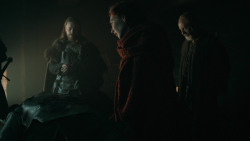 extant_GameOfThrones_6x01-TheRedWoman_0430