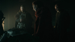 extant_GameOfThrones_6x01-TheRedWoman_0431
