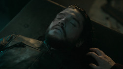 extant_GameOfThrones_6x01-TheRedWoman_0490