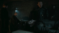 extant_GameOfThrones_6x01-TheRedWoman_0730