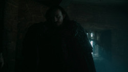 extant_GameOfThrones_6x01-TheRedWoman_0754