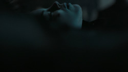 extant_GameOfThrones_6x01-TheRedWoman_0850