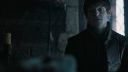 extant_GameOfThrones_6x01-TheRedWoman_0879