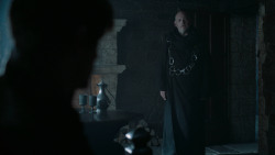 extant_GameOfThrones_6x01-TheRedWoman_0886