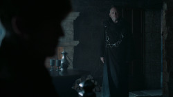 extant_GameOfThrones_6x01-TheRedWoman_0892