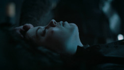 extant_GameOfThrones_6x01-TheRedWoman_0924