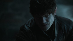 extant_GameOfThrones_6x01-TheRedWoman_0959
