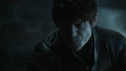 extant_GameOfThrones_6x01-TheRedWoman_0961