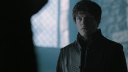 extant_GameOfThrones_6x01-TheRedWoman_1123