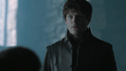 extant_GameOfThrones_6x01-TheRedWoman_1126