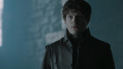 extant_GameOfThrones_6x01-TheRedWoman_1127