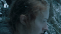 extant_GameOfThrones_6x01-TheRedWoman_1375