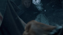 extant_GameOfThrones_6x01-TheRedWoman_1478