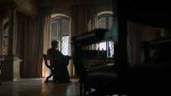 extant_GameOfThrones_6x01-TheRedWoman_1906