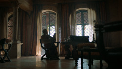 extant_GameOfThrones_6x01-TheRedWoman_1917