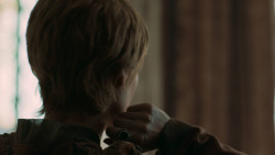 extant_GameOfThrones_6x01-TheRedWoman_1935
