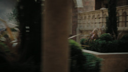 extant_GameOfThrones_6x01-TheRedWoman_1960