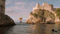 extant_GameOfThrones_6x01-TheRedWoman_1970