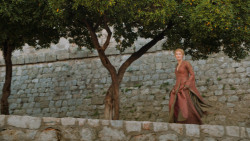 extant_GameOfThrones_6x01-TheRedWoman_1972