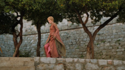 extant_GameOfThrones_6x01-TheRedWoman_1975