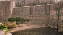 extant_GameOfThrones_6x01-TheRedWoman_1983