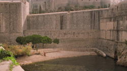 extant_GameOfThrones_6x01-TheRedWoman_1984