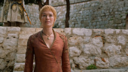 extant_GameOfThrones_6x01-TheRedWoman_2000