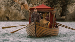 extant_GameOfThrones_6x01-TheRedWoman_2013