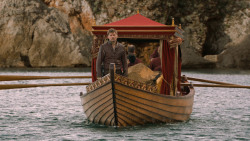 extant_GameOfThrones_6x01-TheRedWoman_2015