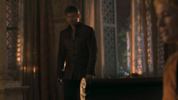extant_GameOfThrones_6x01-TheRedWoman_2087