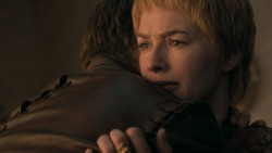 extant_GameOfThrones_6x01-TheRedWoman_2360