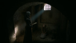 extant_GameOfThrones_6x01-TheRedWoman_2401
