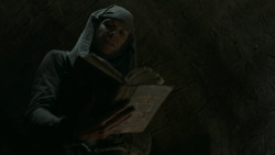 extant_GameOfThrones_6x01-TheRedWoman_2410