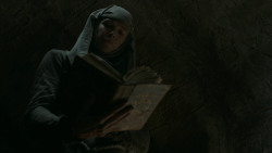 extant_GameOfThrones_6x01-TheRedWoman_2411