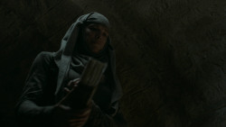 extant_GameOfThrones_6x01-TheRedWoman_2432