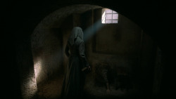 extant_GameOfThrones_6x01-TheRedWoman_2433