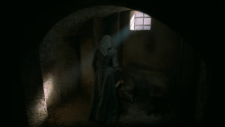 extant_GameOfThrones_6x01-TheRedWoman_2434