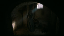 extant_GameOfThrones_6x01-TheRedWoman_2435