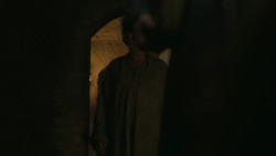extant_GameOfThrones_6x01-TheRedWoman_2441