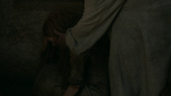 extant_GameOfThrones_6x01-TheRedWoman_2468