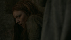 extant_GameOfThrones_6x01-TheRedWoman_2488