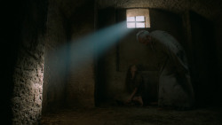 extant_GameOfThrones_6x01-TheRedWoman_2499