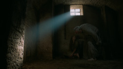 extant_GameOfThrones_6x01-TheRedWoman_2501