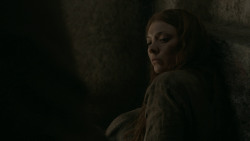 extant_GameOfThrones_6x01-TheRedWoman_2559
